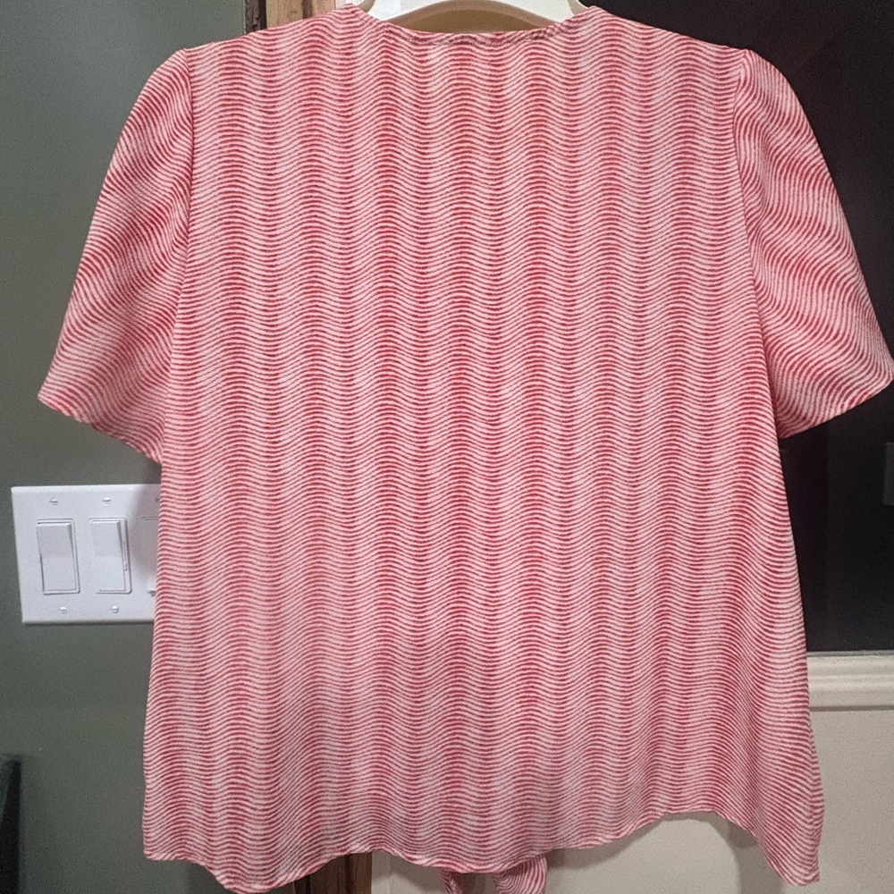 MICHAEL Michael Kors red Wave Button-Down Blouse - Picture 5 of 9